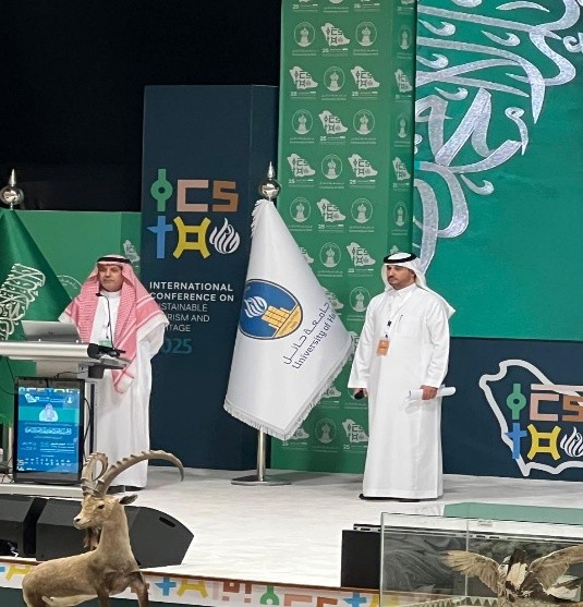 جمعية حضارات للتراث تُسطّر حضورًا وطنيًا مشرفًا في المؤتمر الدولي للسياحة المستدامة والتراث 2025 بجامعة حائل.. مشاركة ملهمة تؤكد ريادتها في حفظ التراث الوطني وتعزيز الهوية الثقافية واستدامة التنمية السياحية وفق رؤية المملكة 2030